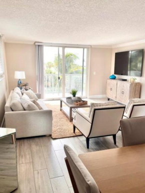 Renovated 2 by 2 by the Beach